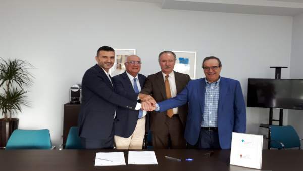 Antonio Ríos, en la firma con Villafaina, Jiménez-Ruiz y Peces-Baba Antonio Ríos, en la firma con Villafaina, Jiménez-Ruiz y Peces-Baba
