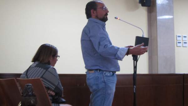 El extesorero del Linares durante su declaración El extesorero del Linares durante su declaración