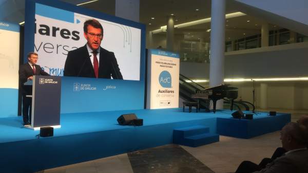 Feijóo, en un acto con auxiliares de conversación en Santiago Feijóo, en un acto con auxiliares de conversación en Santiago