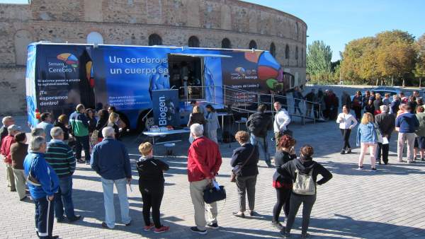 Autobús informativo instalado en Segovia Autobús informativo instalado en Segovia