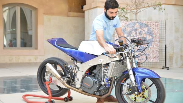 Imagen de la nueva motocicleta de competición del equipo MotoUPCT Imagen de la nueva motocicleta de competición del equipo MotoUPCT