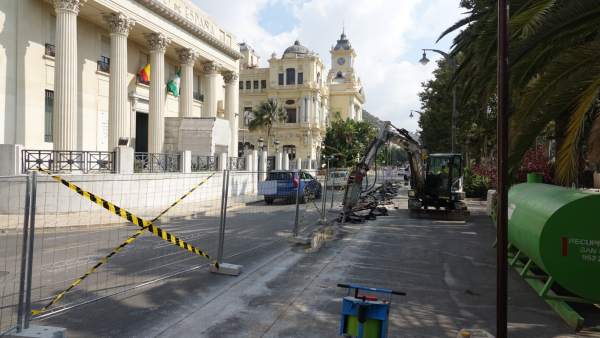Obras de EMasa en avenida Cervantes de Málaga Obras de EMasa en avenida Cervantes de Málaga