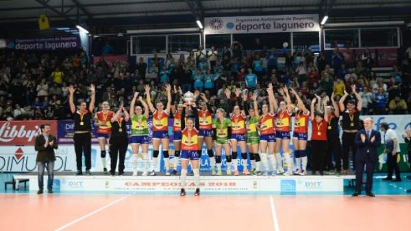 Minis de Arluy VB Logroño, campeón de la XLIII Copa de SM La Reina Minis de Arluy VB Logroño, campeón de la XLIII Copa de SM La Reina