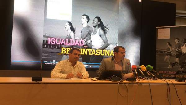 Primitivo Sánchez, y el director gerente del INDJ, Rubén Goñi. Primitivo Sánchez, y el director gerente del INDJ, Rubén Goñi.