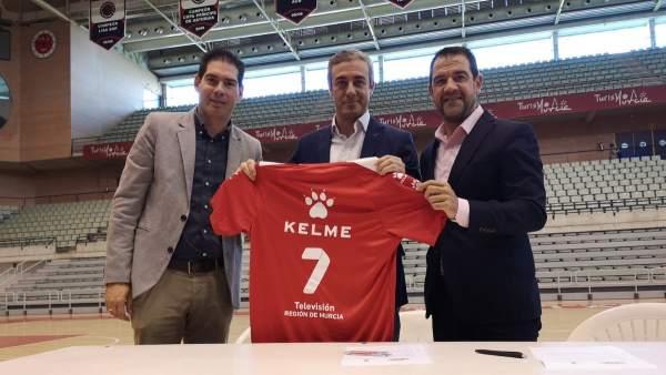 Imagen de la firma del acuerdo Imagen de la firma del acuerdo