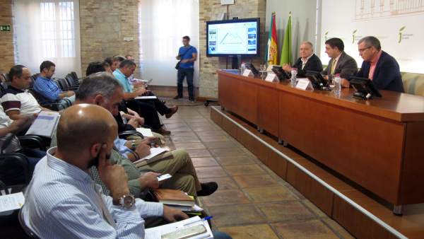 El presidente de la DPH, Miguel Gracia, ha asistido a esta jornada en Jaén El presidente de la DPH, Miguel Gracia, ha asistido a esta jornada en Jaén