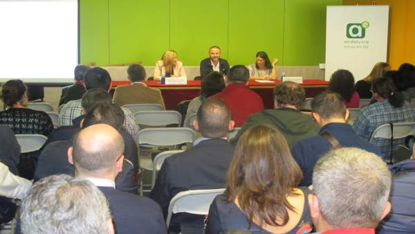 Jornadas sobre agricultura en el CADE de Níjar Jornadas sobre agricultura en el CADE de Níjar