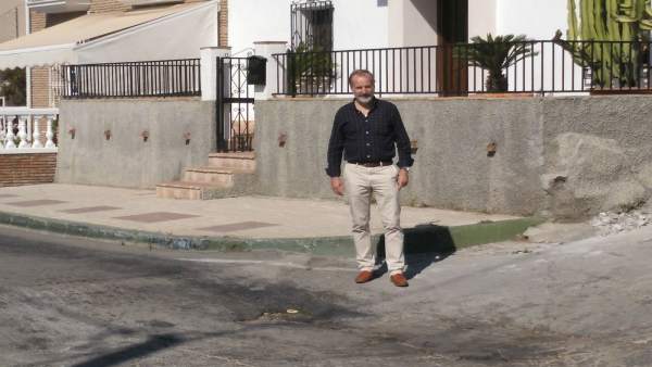 Gonzalo Sichar en la carretera de Benamargosa Gonzalo Sichar en la carretera de Benamargosa