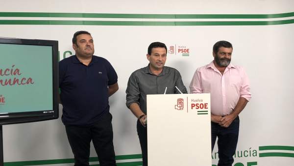 Ezequiel Ruiz, junto a los alcaldes de Tharsis y La Zarza- El Perrunal. Ezequiel Ruiz, junto a los alcaldes de Tharsis y La Zarza- El Perrunal.