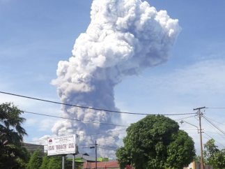 Erupción del Soputan