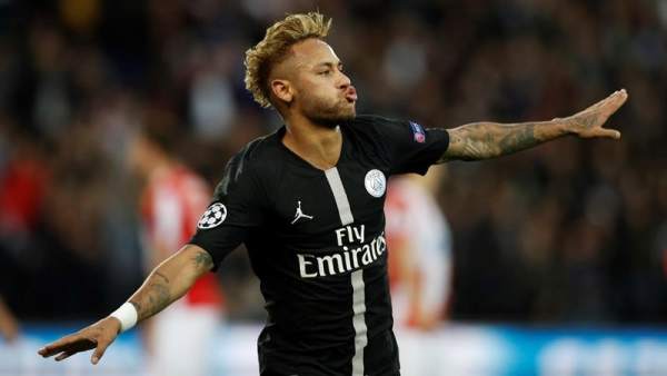 Neymar celebra un gol con la camiseta del PSG. Neymar celebra un gol con la camiseta del PSG.