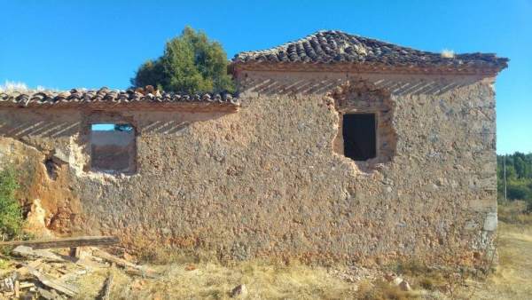 Estado de las ventanas tras el robo. Estado de las ventanas tras el robo.