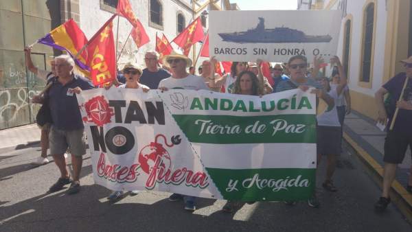 Manifestantes del 7 de octubre de 2018 contra la base naval de Rota Manifestantes del 7 de octubre de 2018 contra la base naval de Rota