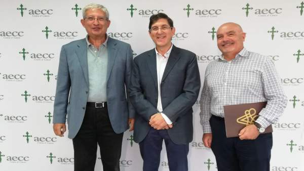 Villegas (c), junto a Manuel Molina y Roque Martínez Villegas (c), junto a Manuel Molina y Roque Martínez