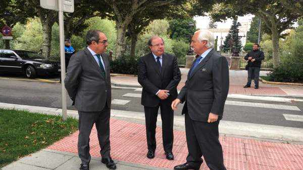 Herrera, en el centro, y a la derecha José Luis Concepción. Herrera, en el centro, y a la derecha José Luis Concepción.