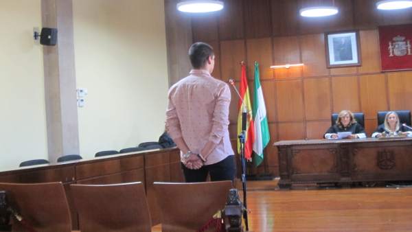 El joven acusado durante el juicio El joven acusado durante el juicio