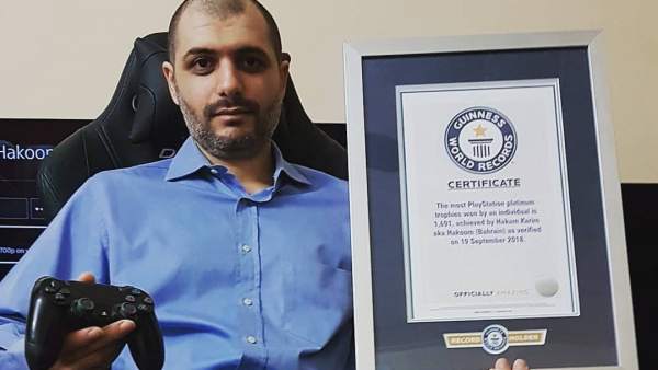 Usuario ganador del récord Guinnes al lograr 1.691 trofeos de Platino en PlayStation. Usuario ganador del récord Guinnes al lograr 1.691 trofeos de Platino en PlayStation.