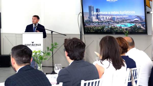 Bermúdez, en un encuentro con los hoteleros Bermúdez, en un encuentro con los hoteleros