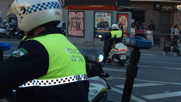 Policía Local de Málaga motocicleta seguridad agente barrio Policía Local de Málaga motocicleta seguridad agente barrio