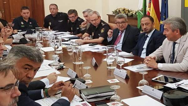 El delegado del Gobierno en Andalucía preside reunión para el partido de España El delegado del Gobierno en Andalucía preside reunión para el partido de España