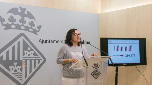 La regidora de Trabajo, Joana Maria Adrover La regidora de Trabajo, Joana Maria Adrover