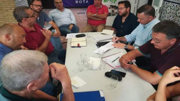 Podemos, con trabajadores del aeropuerto de la Base de Rota Podemos, con trabajadores del aeropuerto de la Base de Rota