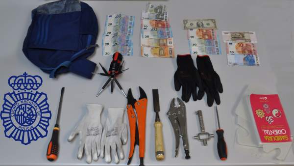 Objetos incautados tras el arresto Objetos incautados tras el arresto