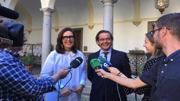 Los concejales del PP María Francés y Antonio Granados Los concejales del PP María Francés y Antonio Granados