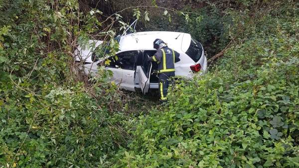 Accidente de tráfico en Campomanes Accidente de tráfico en Campomanes