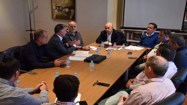 Reunión Junta y taxistas Reunión Junta y taxistas