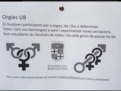 Uno de los carteles aparecidos en la Facultad de Matemáticas de la Universitat de Barcelona (UB) invitando a los alumnos a formar parte de orgías y que han sido retirados por el centro educativo.