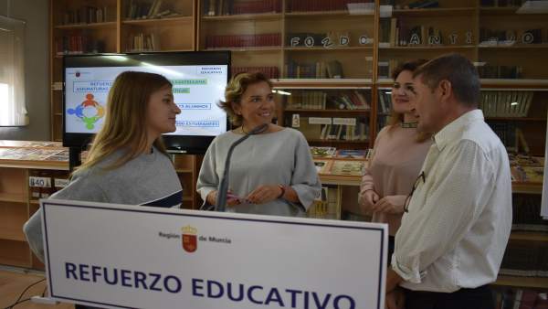 Cachá en su visita al IES Saavedra Fajardo Cachá en su visita al IES Saavedra Fajardo