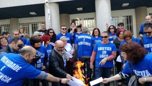 Huelga justicia quema de nóminas Huelga justicia quema de nóminas