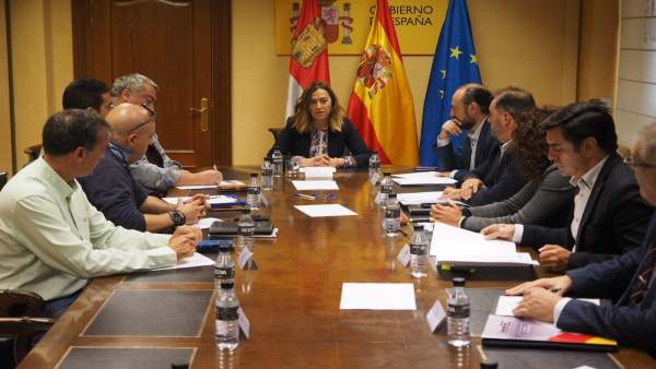Reunión entre Virginia Barcones y sindicatos policiales. 11-10-2018 Reunión entre Virginia Barcones y sindicatos policiales. 11-10-2018