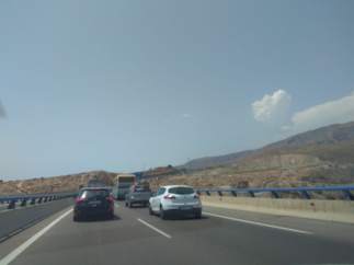 Vehículos en retención tras el accidente en la A-7