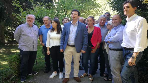 El secretario xeral del PSdeG, Gonzalo Caballero, en una reunión de diputados El secretario xeral del PSdeG, Gonzalo Caballero, en una reunión de diputados