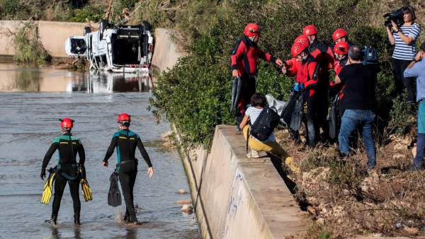 Buzos en la riada de Mallorca Buzos en la riada de Mallorca
