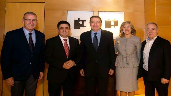 Presentación de la asociación EsMontañas a la ministra de Política Territorial Presentación de la asociación EsMontañas a la ministra de Política Territorial