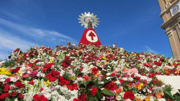 Manto Floral De La Virgen Del Pilar, En Zaragoza Manto Floral De La Virgen Del Pilar, En Zaragoza