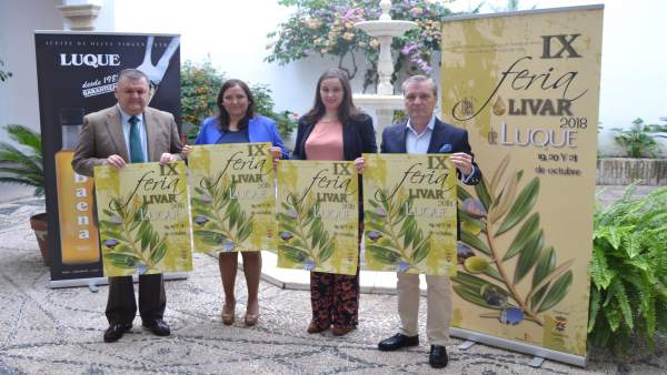 Carrillo y Zurera (izda.) presentan la Feria del Olivo de Luque Carrillo y Zurera (izda.) presentan la Feria del Olivo de Luque