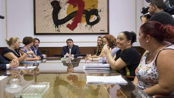 Reunión sobre los desahucios de Añaza Reunión sobre los desahucios de Añaza