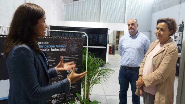 LA ALCADESA DE GIJÓN VISITA LA EMPRESA TRIDITIVE LA ALCADESA DE GIJÓN VISITA LA EMPRESA TRIDITIVE