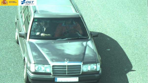 Vehículo captado con las cámaras de la DGT cuyo ocupante no llevaba cinturón Vehículo captado con las cámaras de la DGT cuyo ocupante no llevaba cinturón
