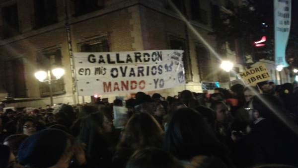 Concentración contra la Ley del Aborto ante el Ministerio de Justicia Concentración contra la Ley del Aborto ante el Ministerio de Justicia