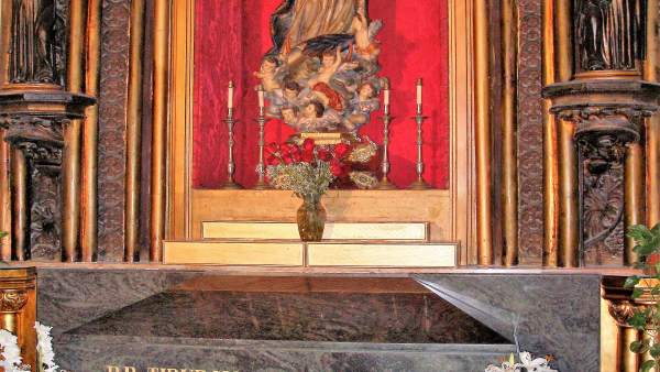 Tumba del padre arnáiz en la iglesia del corazon de jesus de málaga beato Tumba del padre arnáiz en la iglesia del corazon de jesus de málaga beato
