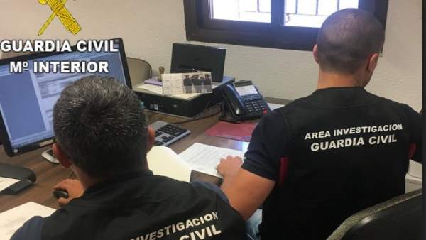 Agentes de la Guardia Civil Agentes de la Guardia Civil