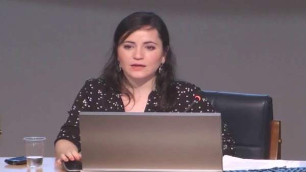 La profesora María Dolores García Ramos en una conferencia La profesora María Dolores García Ramos en una conferencia