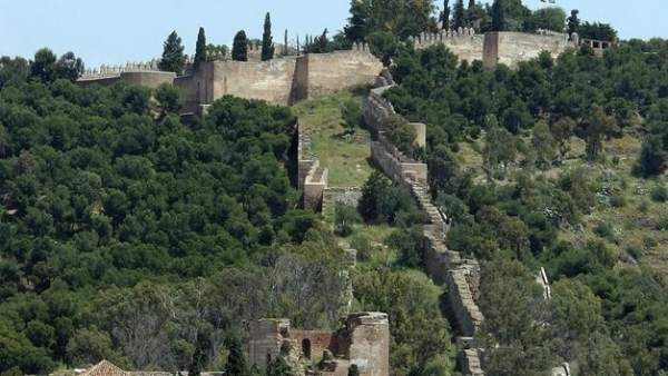 Alcazaba y Monte Gibralfaro. Alcazaba y Monte Gibralfaro.