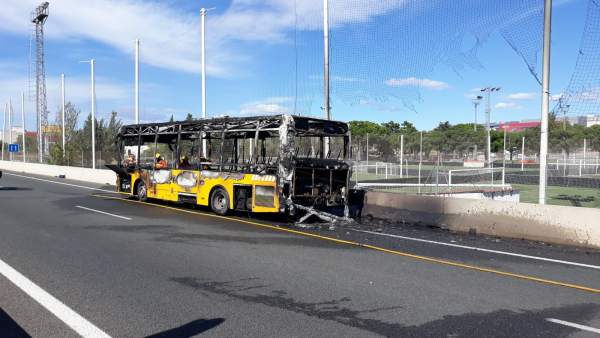Autobús incendiado en Paterna Autobús incendiado en Paterna
