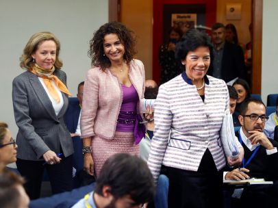 Montero, Celaá y Calviño defienden la subida del SMI